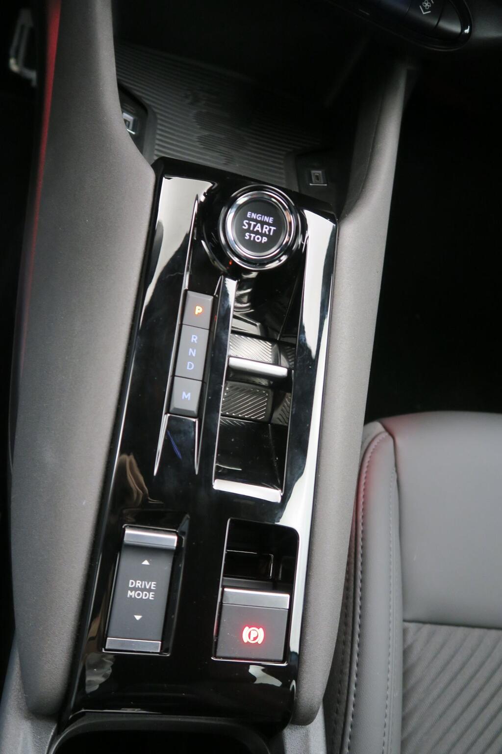 Alfa Romeo Junior Ibrida Speciale 100kW (136CV) 9