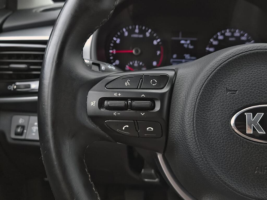 Kia Stonic 1.0 T-GDi 88kW (120CV) Drive 17