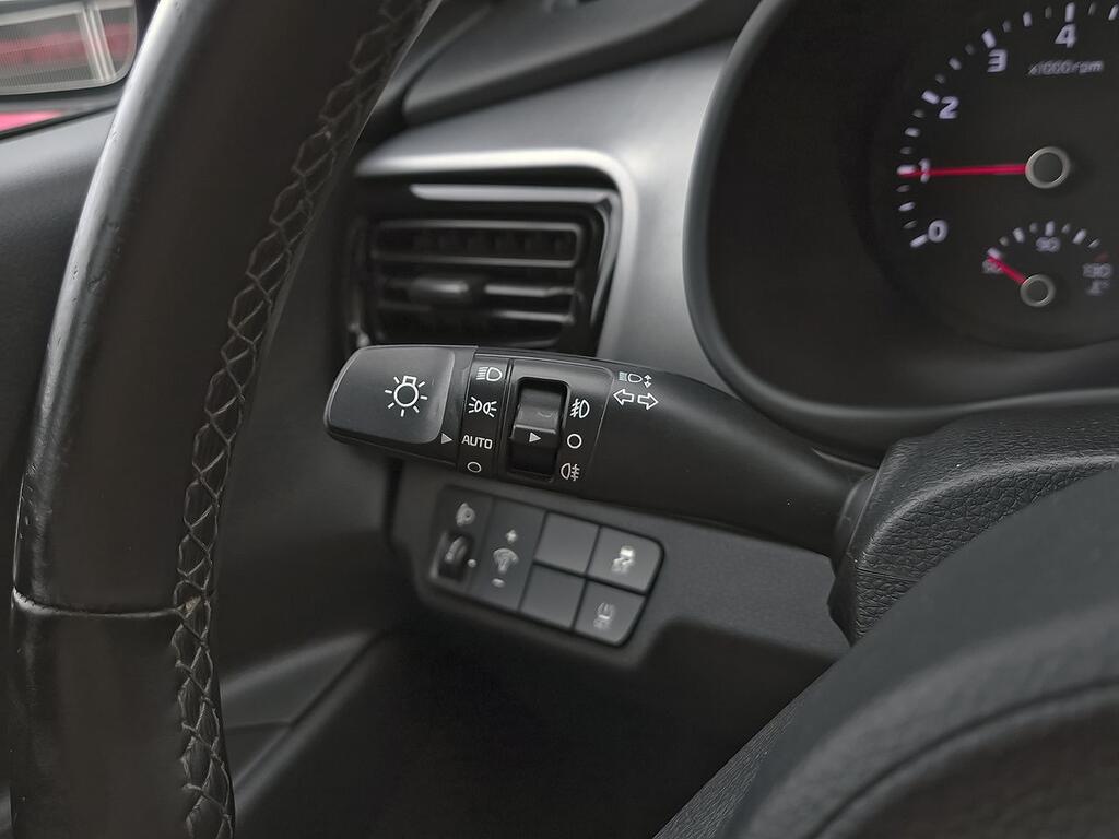 Kia Stonic 1.0 T-GDi 88kW (120CV) Drive 14