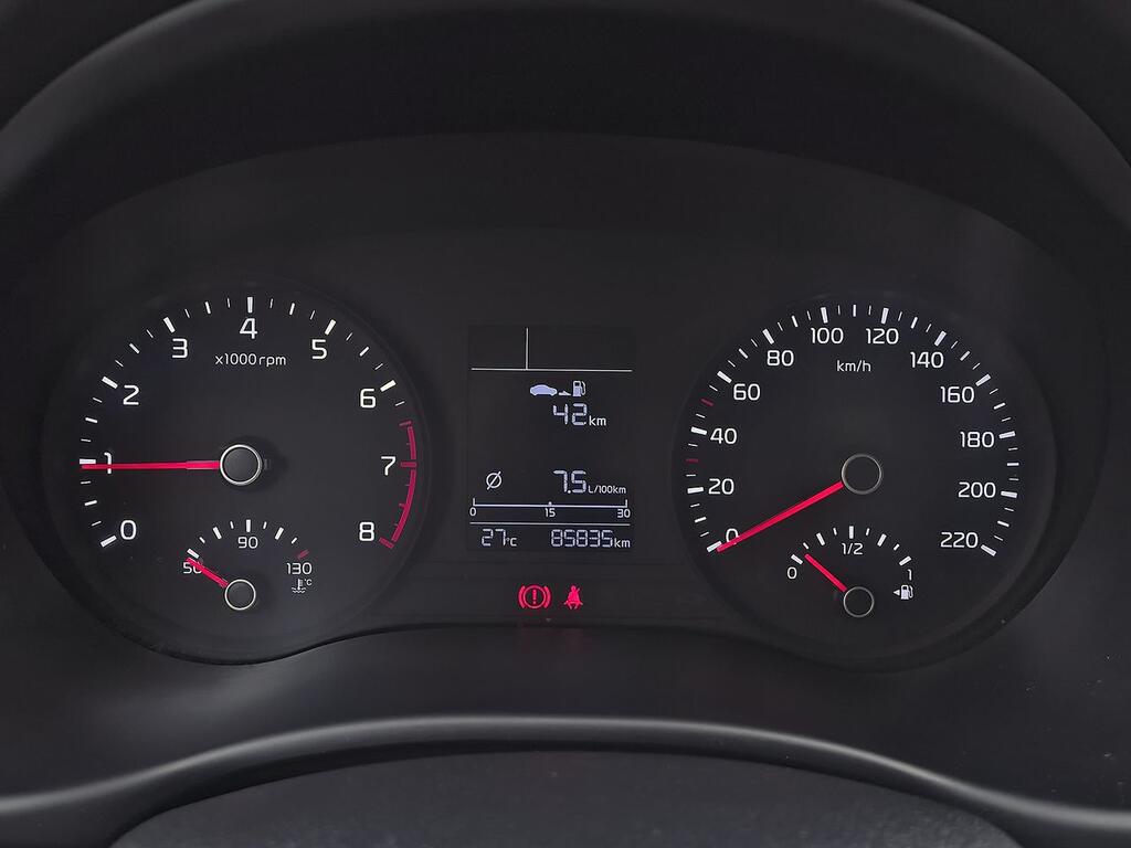 Kia Stonic 1.0 T-GDi 88kW (120CV) Drive 13