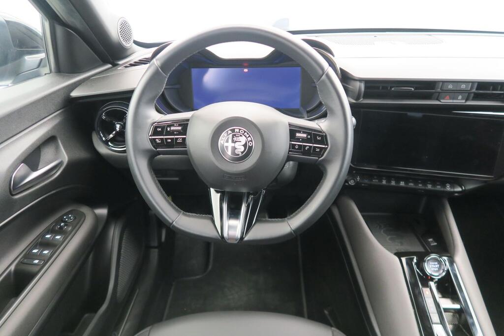 Alfa Romeo Junior Elettrica Speciale 115kW (156CV) 15