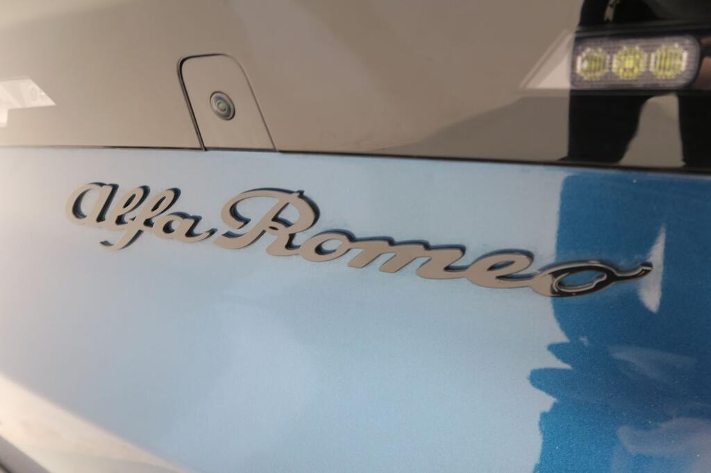 Alfa Romeo Junior Elettrica Speciale 115kW (156CV) 25