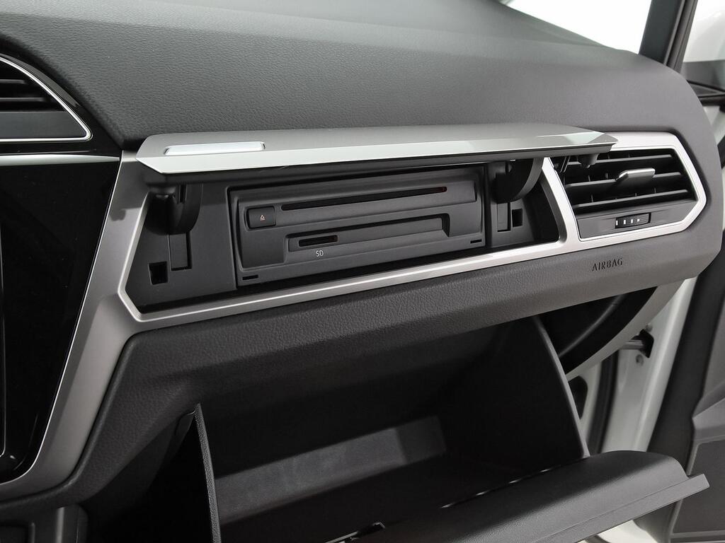 Volkswagen Touran Business 1.0 TSI 85kW (115CV) 31