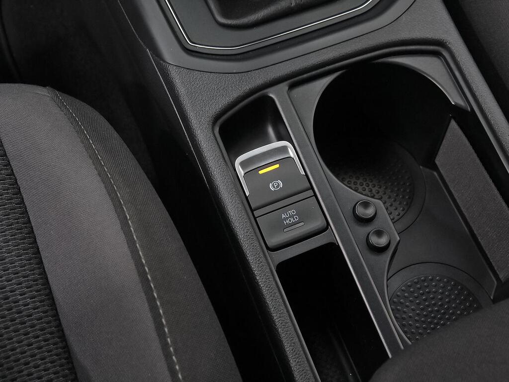 Volkswagen Touran Business 1.0 TSI 85kW (115CV) 29