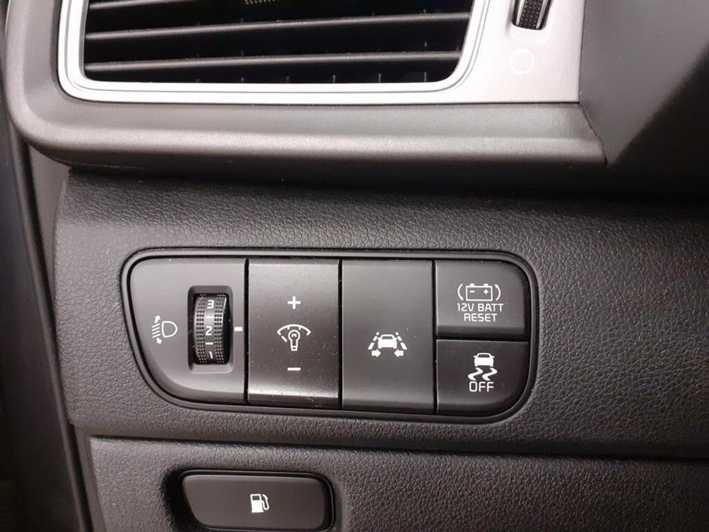 Kia Niro 1.6 GDi HEV 104kW (141CV) Drive 14