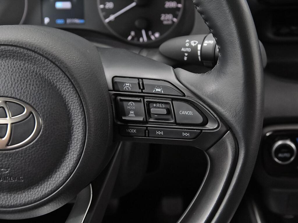 Toyota Yaris 1.5 120H Active Plus 18