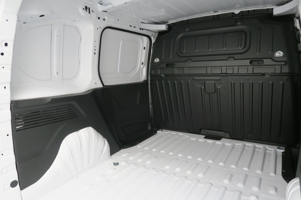 Opel Combo Cargo E-COMBO FURGON BEV (50KWH) 136CV) 17