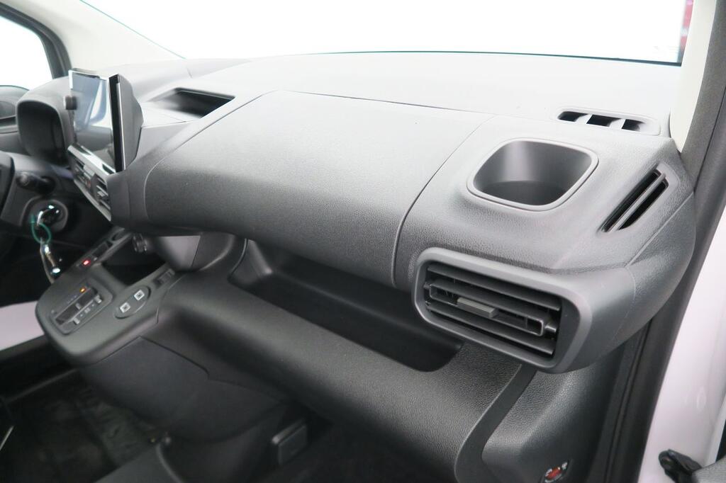 Opel Combo Cargo E-COMBO FURGON BEV (50KWH) 136CV) 13