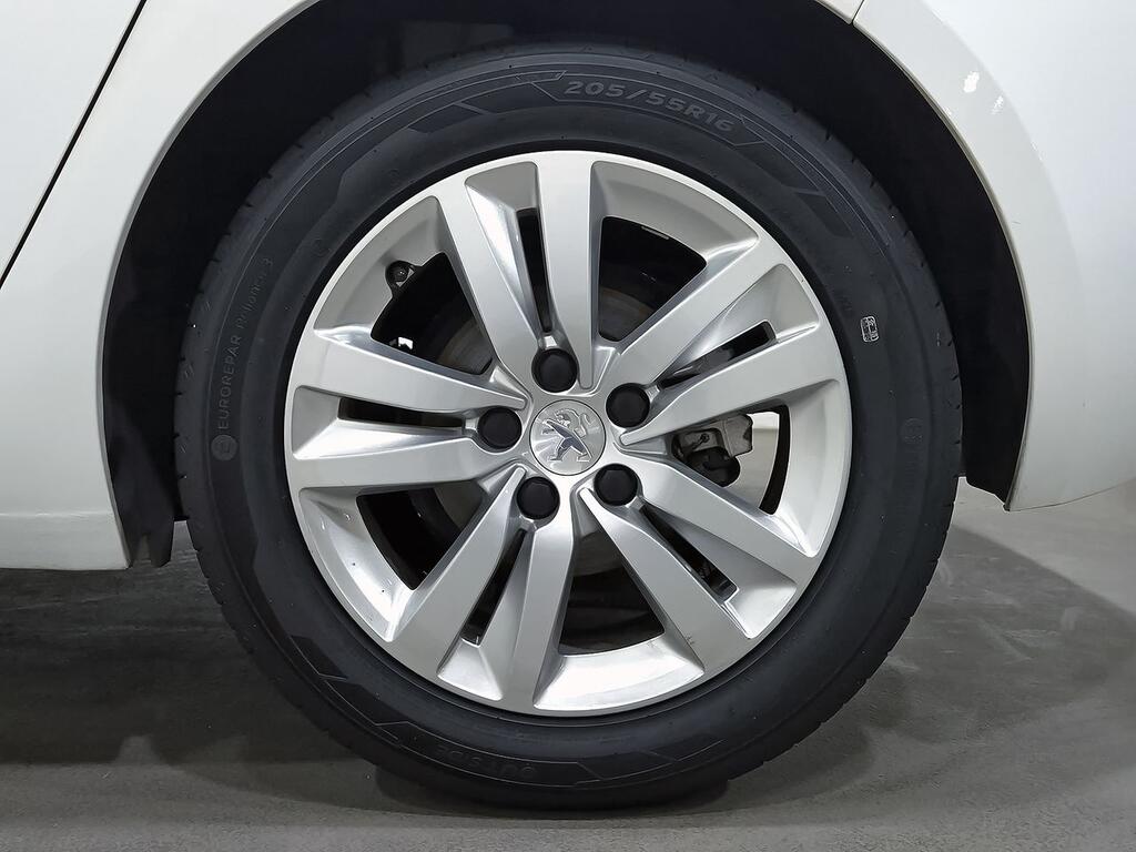 Peugeot 308 5p Active Pack BlueHDi 130 S&S 10