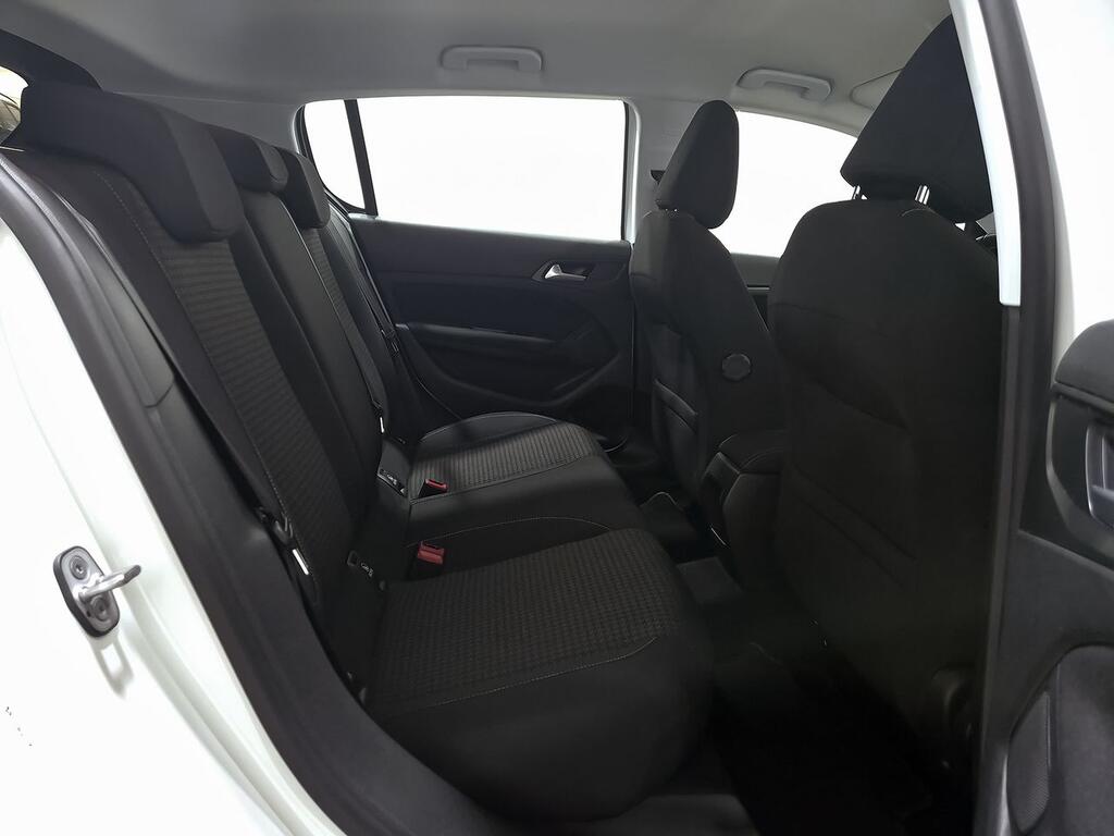 Peugeot 308 5p Active Pack BlueHDi 130 S&S 8