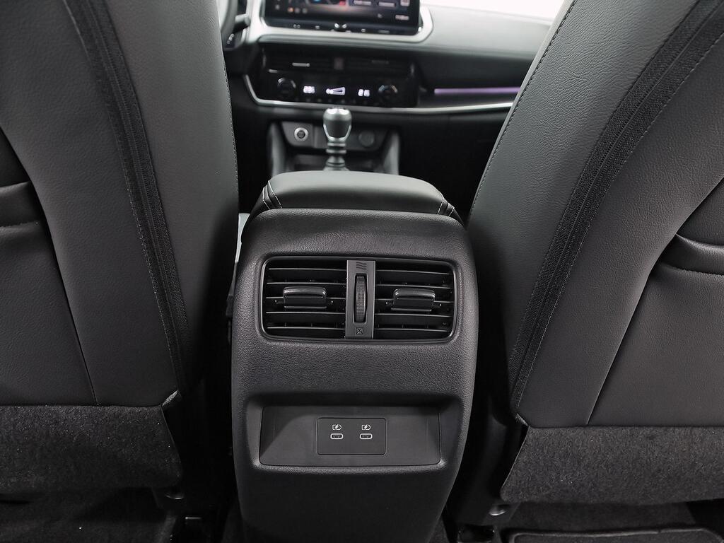 Nissan Qashqai DIG-T 103kW N-Connecta 33