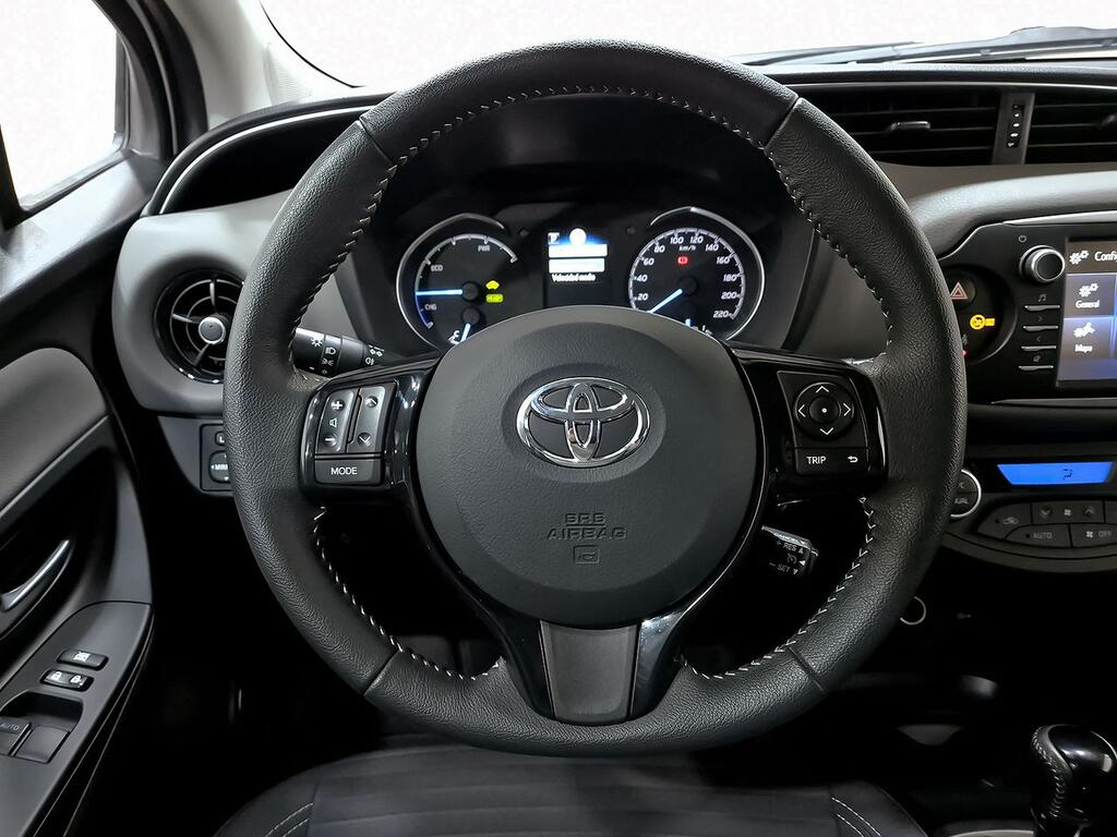 Toyota Yaris 1.5 100H Active 18