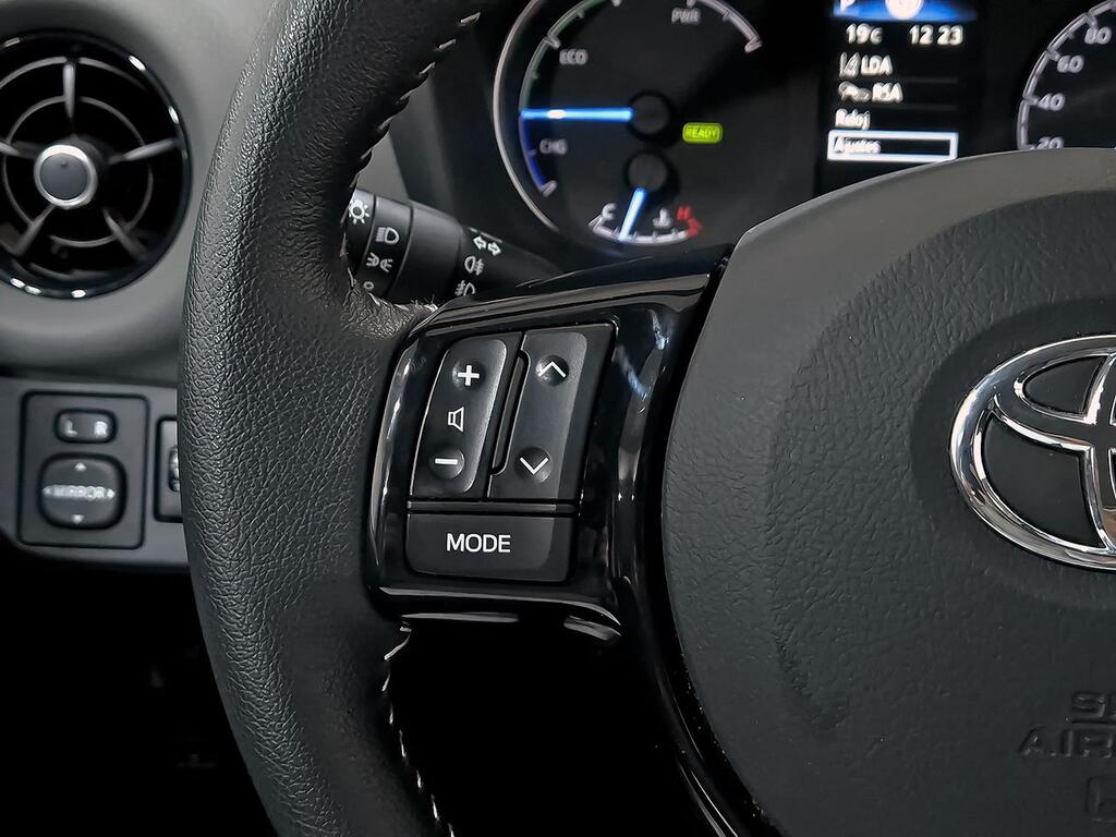 Toyota Yaris 1.5 100H Active 16