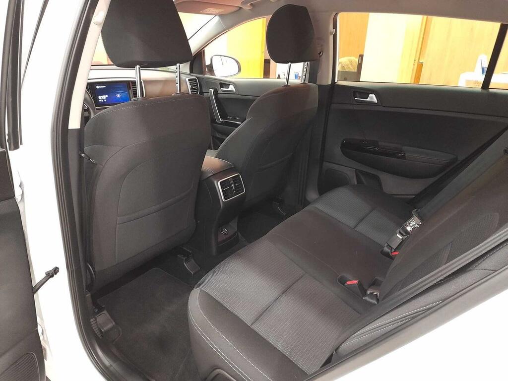 Kia Sportage 1.6 MHEV Black Edition 100kW (136CV) 4x2 13