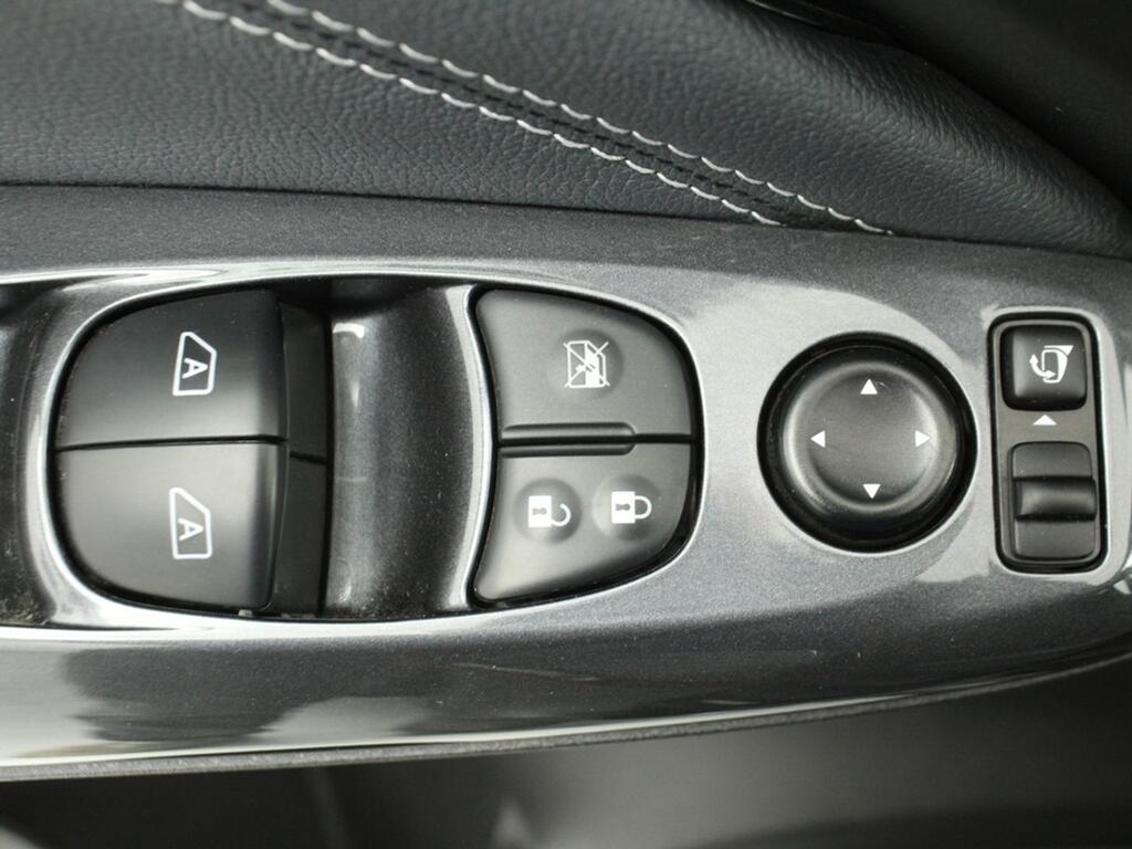 Nissan Juke DIG-T 86 kW (117 CV) 6 M/T N-CONNECTA 11