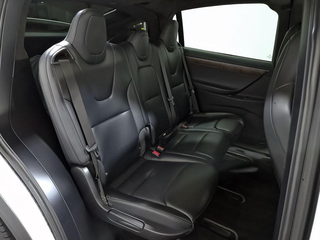 Tesla Model X 75D 4WD 8