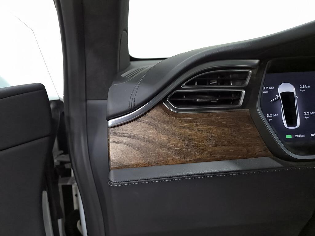 Tesla Model X 75D 4WD 14