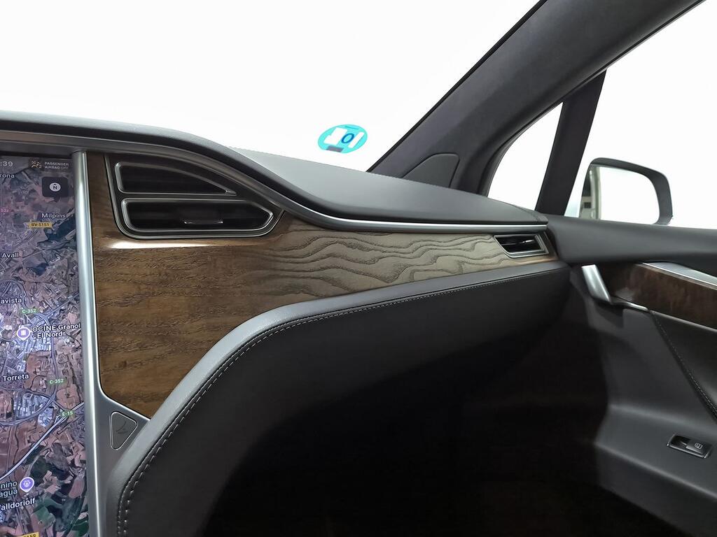 Tesla Model X 75D 4WD 30