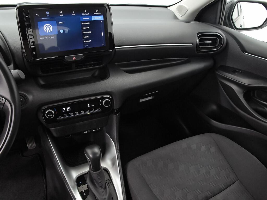 Toyota Yaris 1.5 120H Active Plus 9