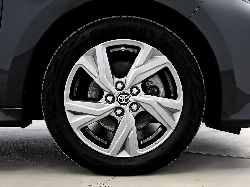 Toyota Yaris 1.5 120H Active Plus 8