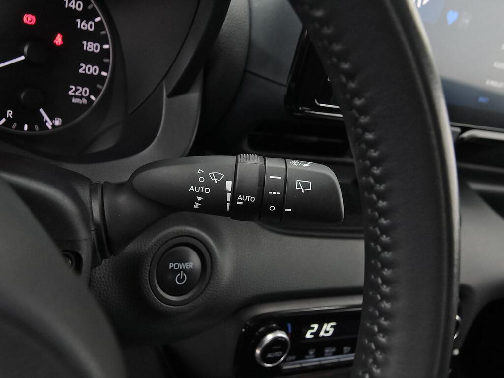 Toyota Yaris 1.5 120H Active Plus 14