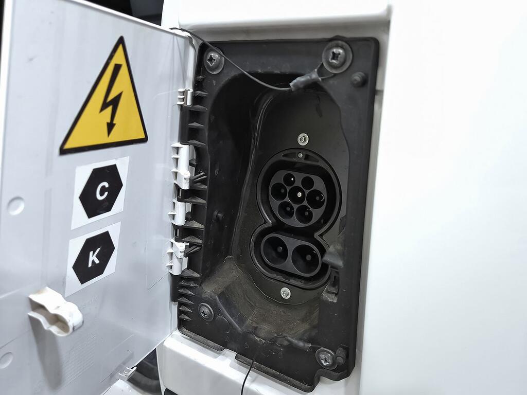 Peugeot Boxer E-BOXER PREMIUM BEV L2H2 (90KW) 122CV 29