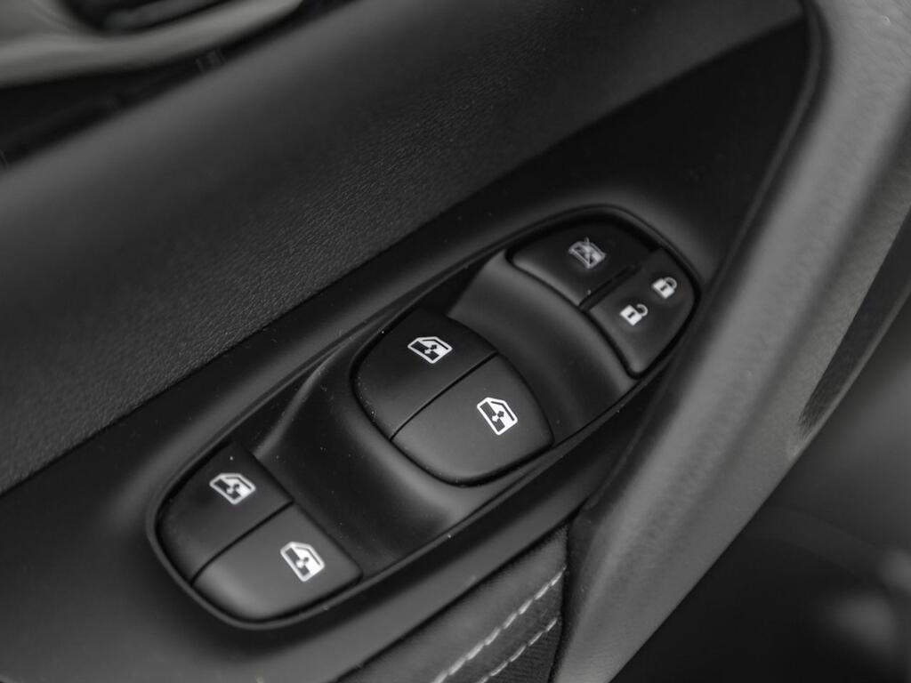 Nissan Qashqai DIG-T 103 kW (140 CV) E6D N-CONNECTA 32