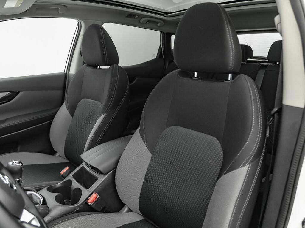 Nissan Qashqai DIG-T 103 kW (140 CV) E6D N-CONNECTA 25