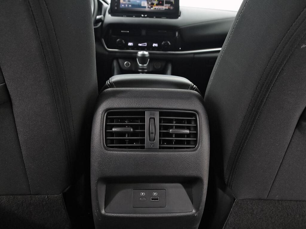 Nissan Qashqai DIG-T 103kW N-Connecta 29