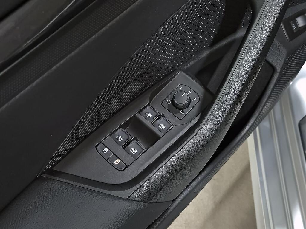 Skoda Octavia Combi 2.0 TDI 85kW (115CV) Design 9