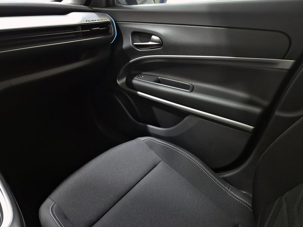 Jeep Avenger BEV 115kW (156CV) Summit 33