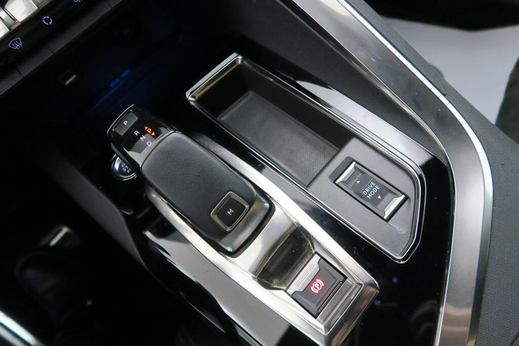 Peugeot 3008 1.5 BlueHDi 96kW S&S GT EAT8 11