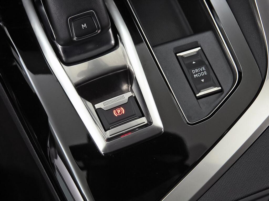 Peugeot 3008 1.2 PureTech 96KW S&S Allure Pack EAT8 32