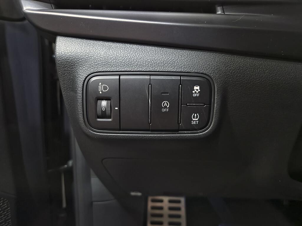 Hyundai Bayon 1.0 TGDI 74kW (100CV) 48V Maxx 12