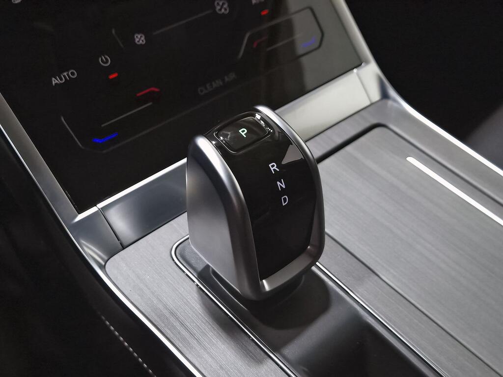 Ebro S400 1.5 DHE HEV Excellence CVT 33