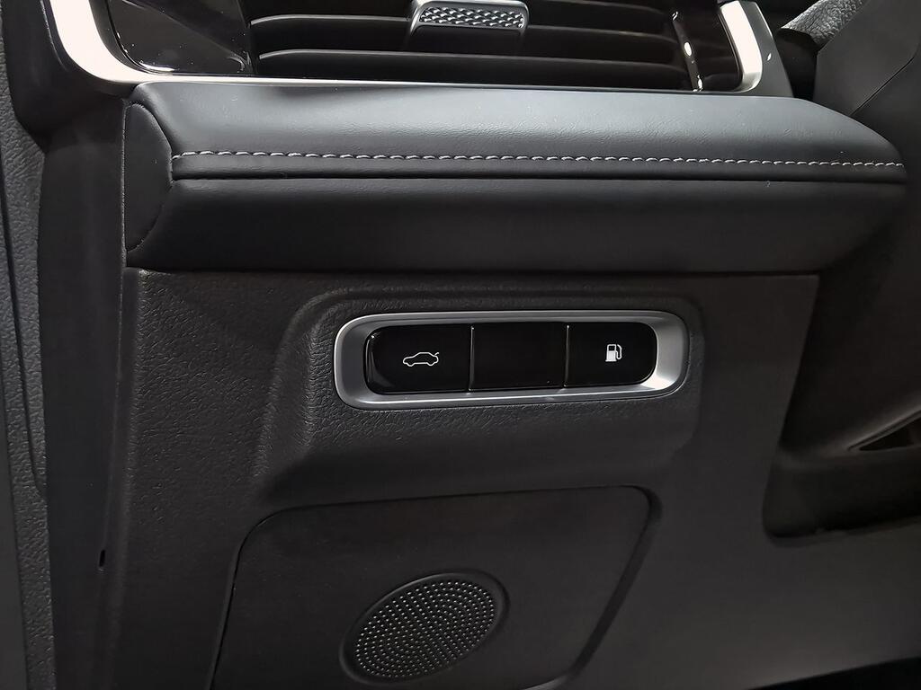 Ebro S700 1.5 TGDI PHEV Luxury E-CVT 12