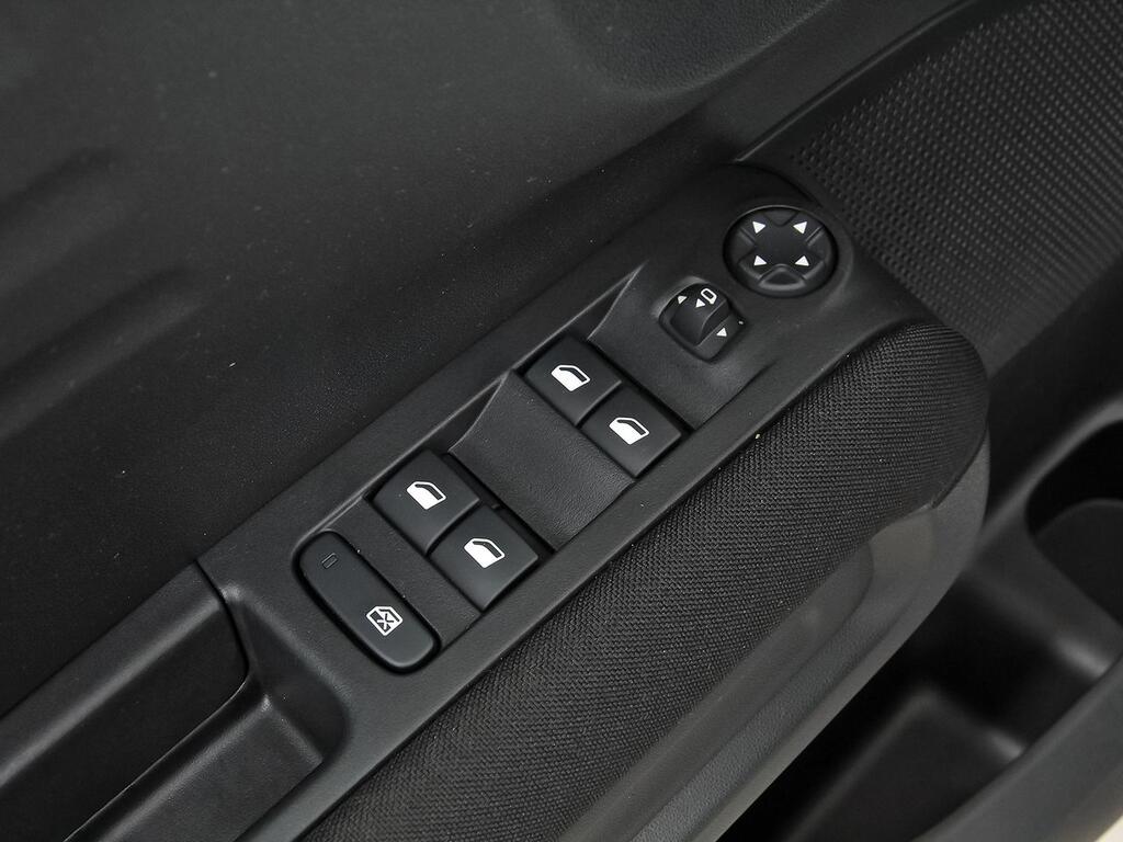 Citroën C3 Aircross PureTech 81kW (110CV) S&S Rip Curl 13