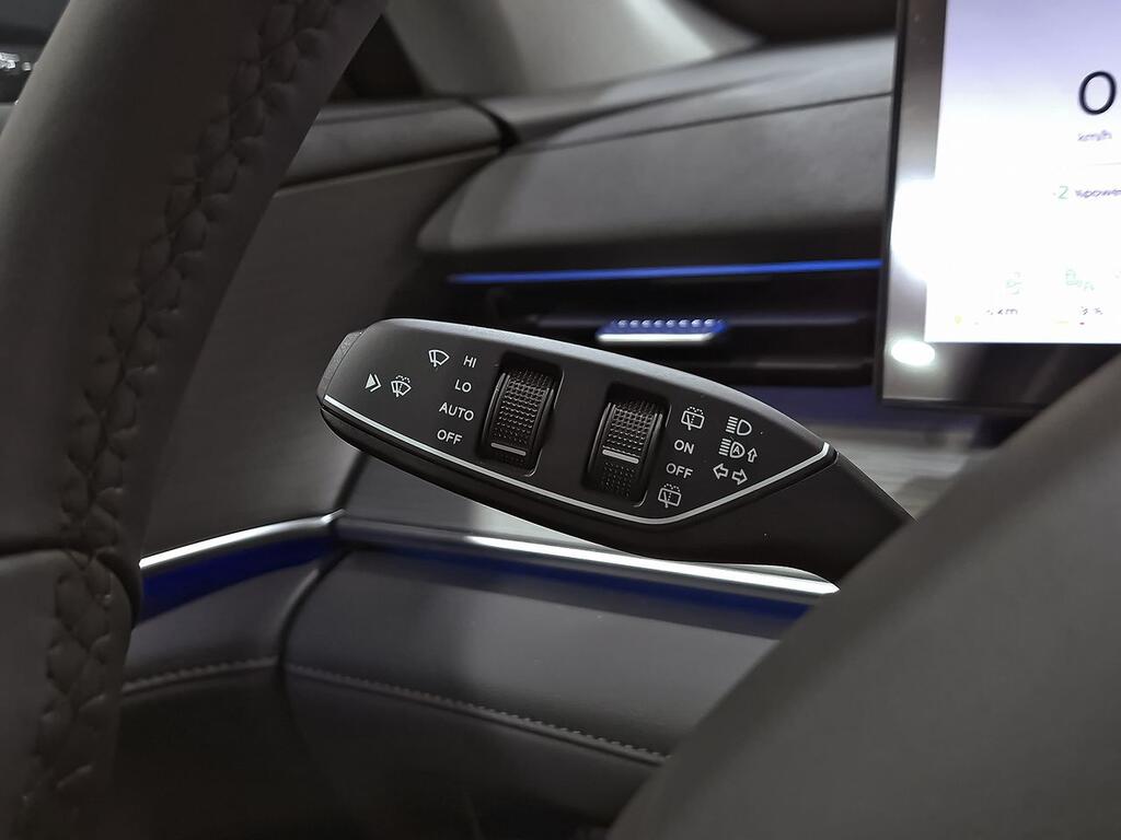 Ebro S800 1.5 TGDI PHEV Premium E-CVT 17