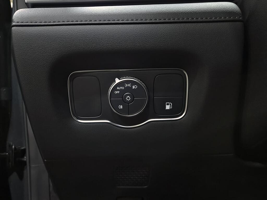 Ebro S800 1.5 TGDI PHEV Premium E-CVT 15