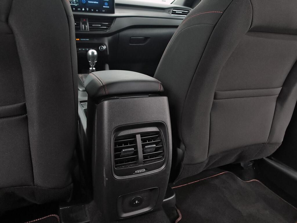 Ford Kuga ST-Line 1.5T EcoBoost 110kW (150CV) 36