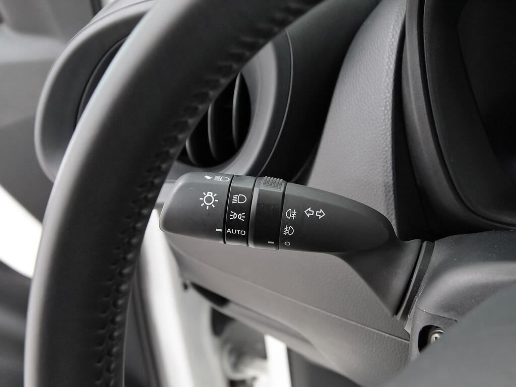 Toyota Aygo X Cross 1.0 VVT-I 72CV Play 15