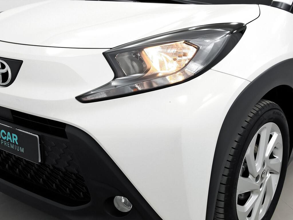 Toyota Aygo X Cross 1.0 VVT-I 72CV Play 29