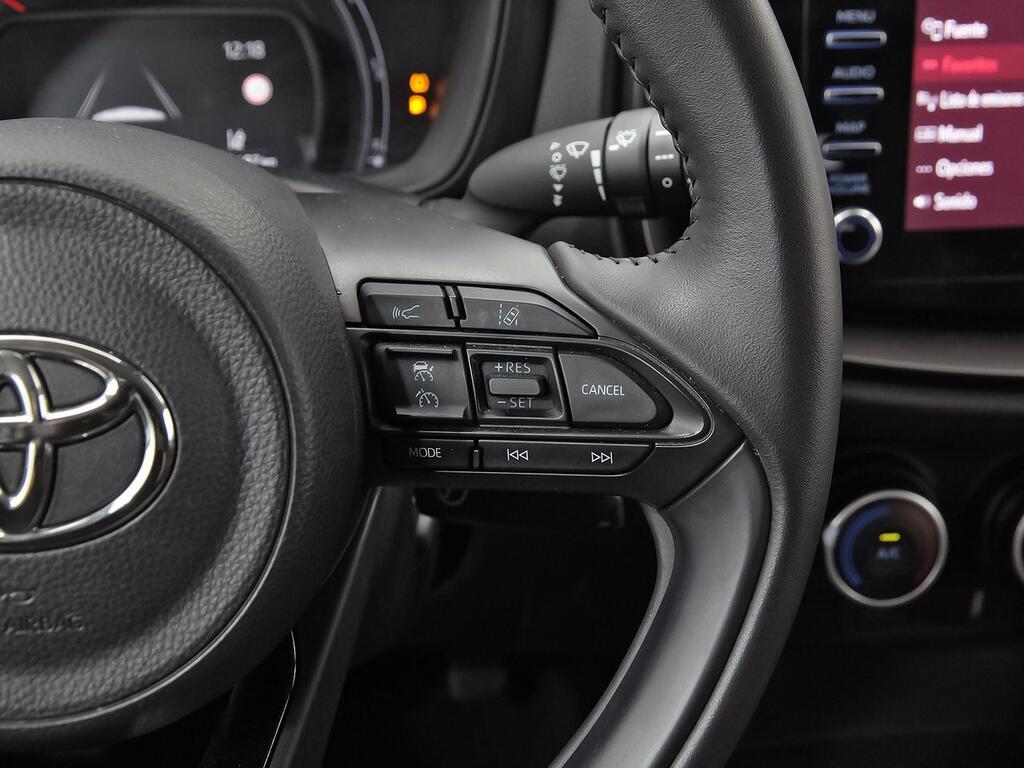 Toyota Aygo X Cross 1.0 VVT-I 72CV Play 18