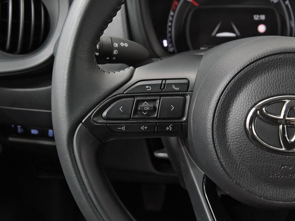 Toyota Aygo X Cross 1.0 VVT-I 72CV Play 17