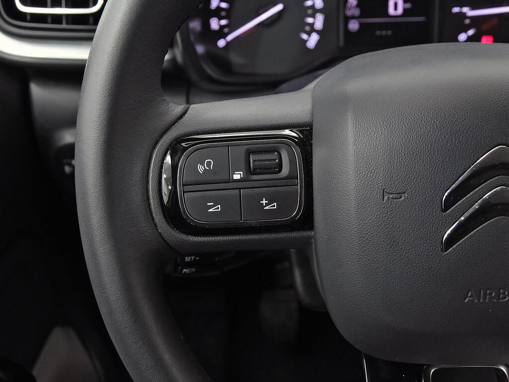 Citroën C3 PureTech 60KW (83CV) Shine 19