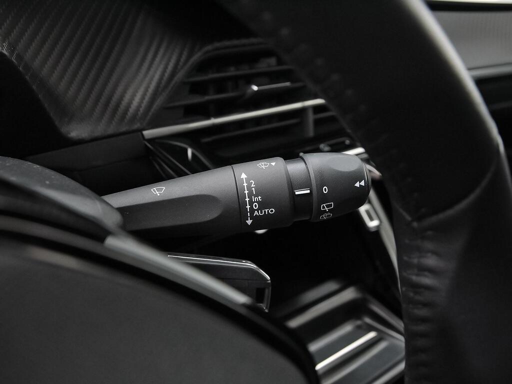 Peugeot 2008 Allure Puretech 100 S&S 6 Vel. MAN 18