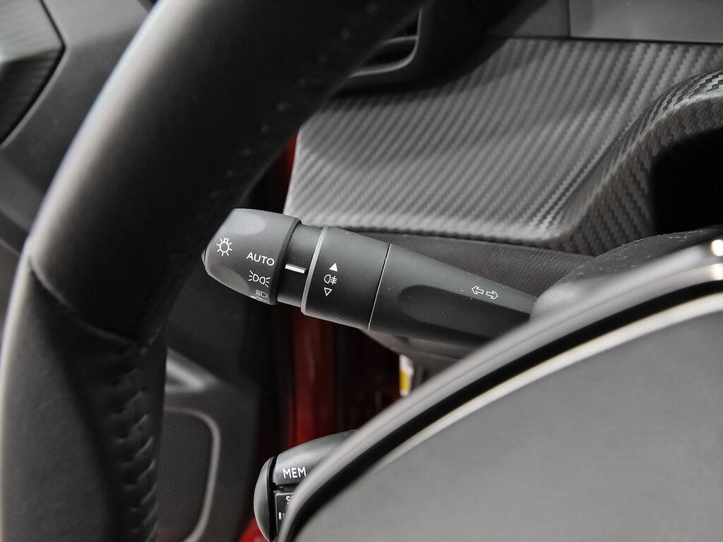 Peugeot 2008 Allure Puretech 100 S&S 6 Vel. MAN 16