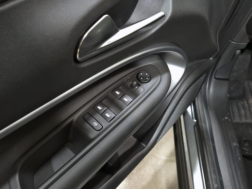 Jeep Avenger BEV 115kW (156CV) Summit 12