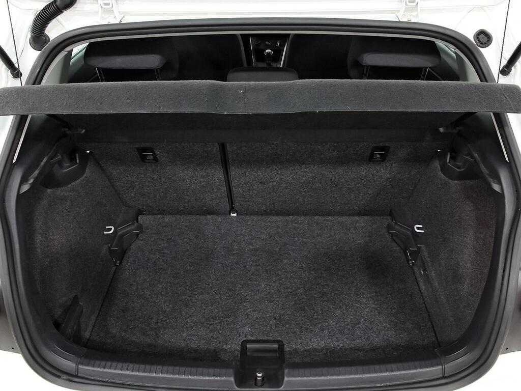 Volkswagen Polo Advance 1.0 TSI 70kW (95CV) 9