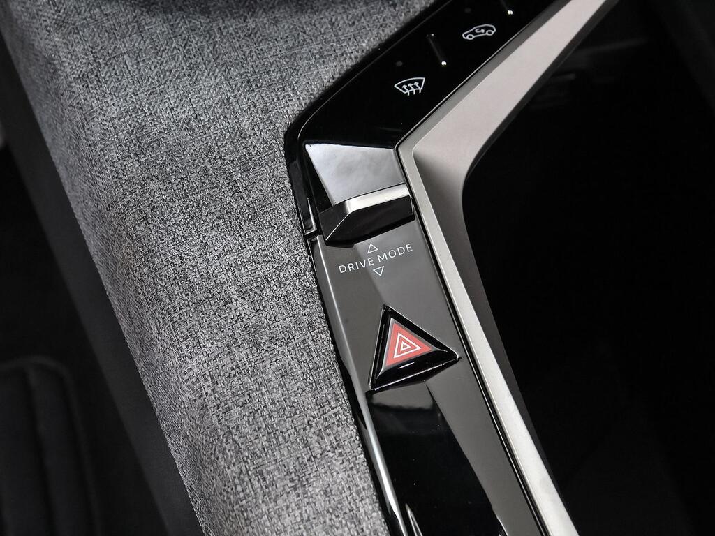 Peugeot 5008 1.2 100KW Allure eDCS6 32